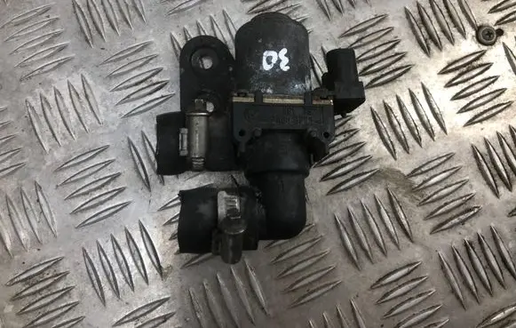 BMW 5 E34 Coolant heater control valve 8391797