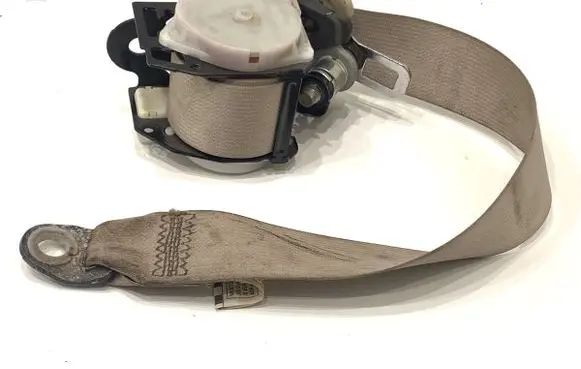 Toyota Land Cruiser (FJ75) Rear seatbelt 