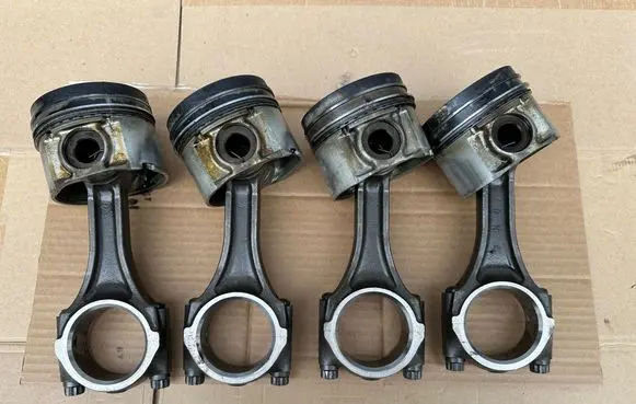 Nissan Patrol Y61 Piston with connecting rod 12010VC102 121002W201