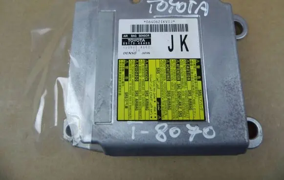 Lexus RX 450H Airbag control unit/module 8917048A00