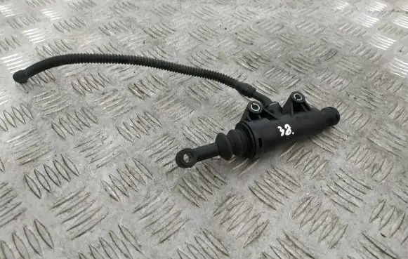 Clutch slave cylinder
