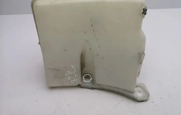 Audi A1 Windshield washer fluid reservoir/tank