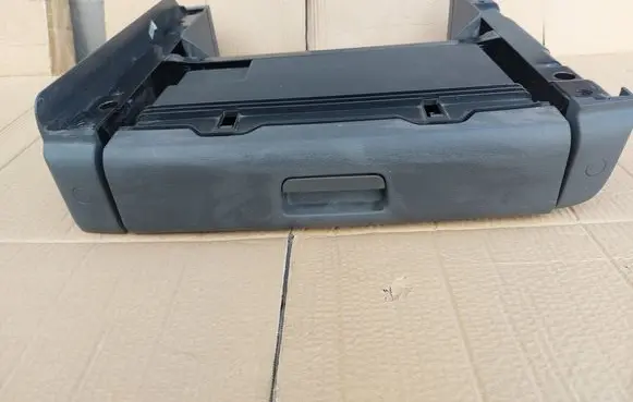 Volkswagen Touran I Glove box 1T0881580D