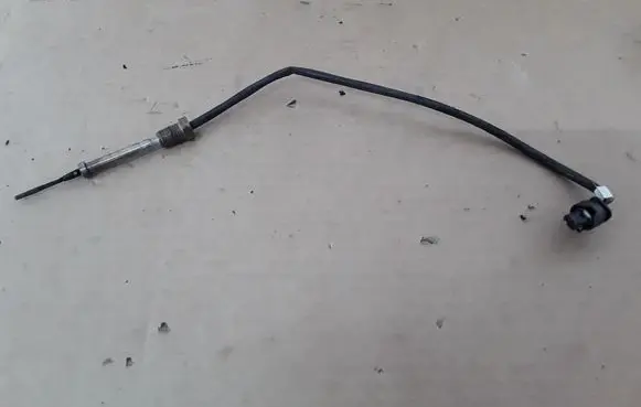 BMW 5 F10 F11 Exhaust gas temperature sensor 8589814 2657009071