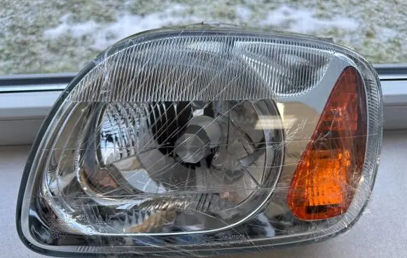 Nissan Micra Headlight/headlamp 215-1190L-LD-EM B60601F511