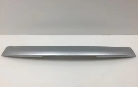 Tailgate/trunk spoiler