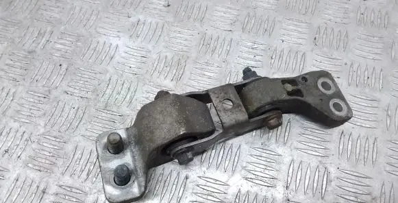 Volvo XC90 Engine mount bracket 30703792
