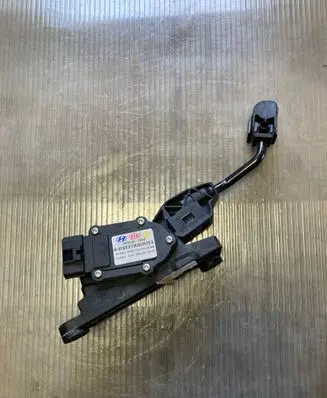 KIA Sportage Accelerator throttle pedal DH327272S000 FKF0218A2S910