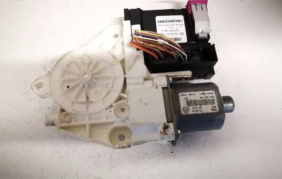 Volkswagen Tiguan Front door window regulator motor 1k0959792j 5n0959702