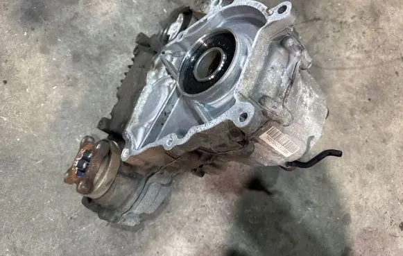 BMW X1 E84 Gearbox transfer box case 76437550 ATC35L Atc35L