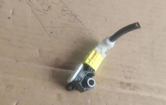 Mitsubishi Outlander Airbag deployment crash/impact sensor