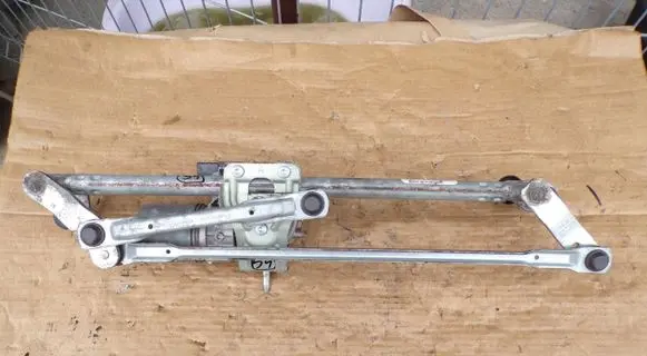 Volkswagen Scirocco Front wiper linkage and motor 1K8955119C