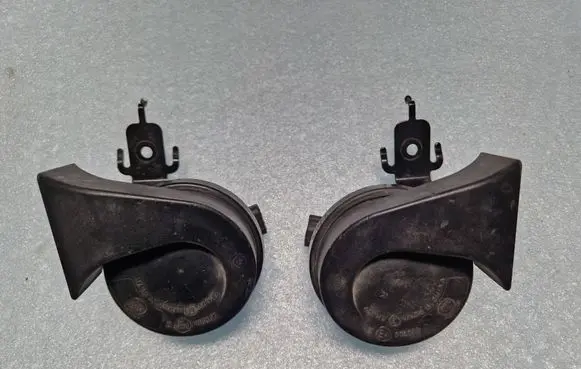 Chevrolet Camaro Horn signal