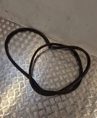 KIA Sorento Loading door rubber seal (on body) 