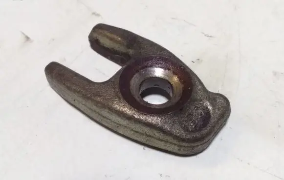 Nissan Qashqai+2 Fuel Injector clamp holder