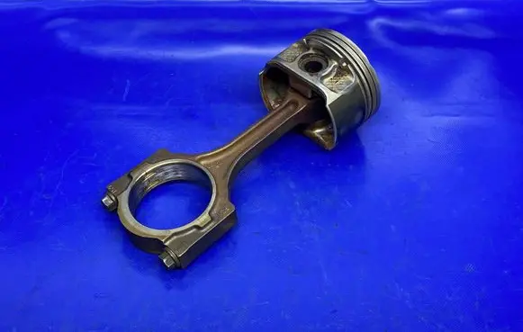Opel Antara Piston with connecting rod 89L74 T021