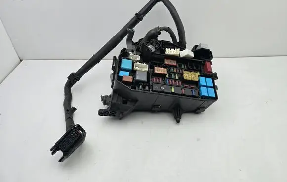 Toyota Auris 150 Fuse module