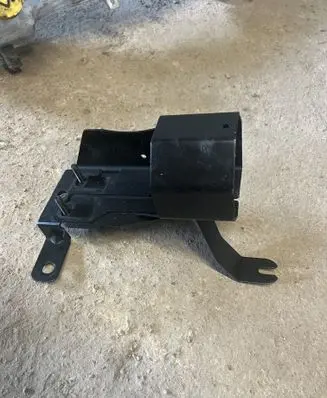 Dodge Nitro Fuel filter bracket/mount holder 52125498AD