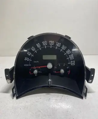 Volkswagen New Beetle Speedometer (instrument cluster)