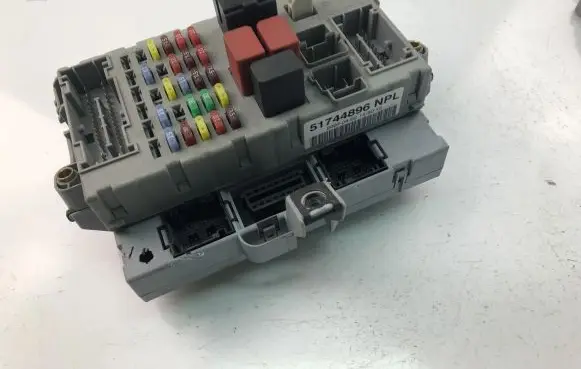 Fiat Punto (188) Fuse box set 51744896