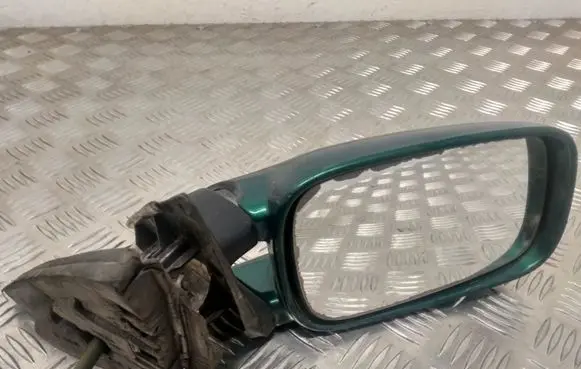 Volkswagen PASSAT B4 Front door electric wing mirror 0017273