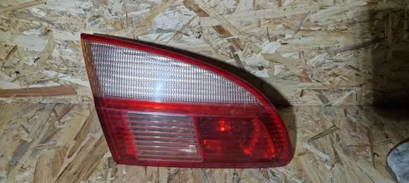 Toyota Avensis T220 Tailgate rear/tail lights 89022026