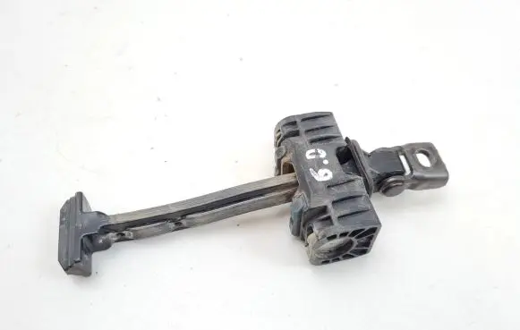Volkswagen Amarok Rear door check strap stopper