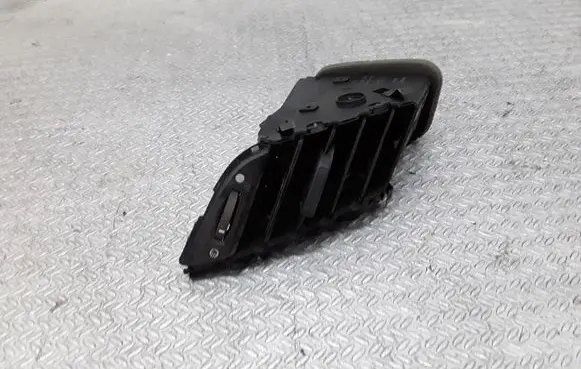 Ford Fiesta Dash center air vent grill 8A61A018B09AEW