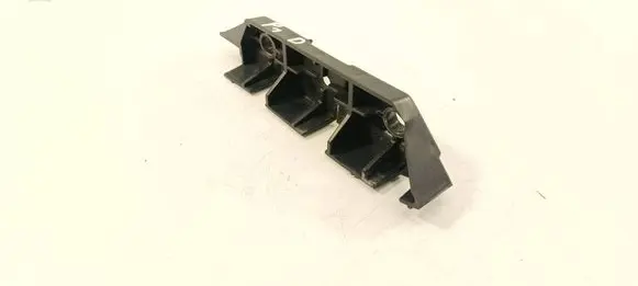 Front bumper mounting bracket