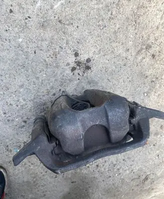 Peugeot 407 Front brake caliper