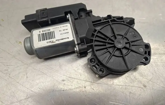 Hyundai ix35 Front door window regulator motor 403951A8 440850C