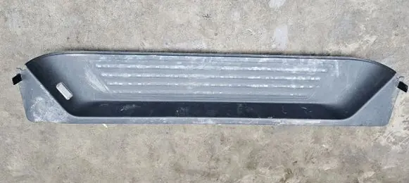 Volkswagen Multivan T5 Rear sill trim cover 7E0863725QS 7E0863725A