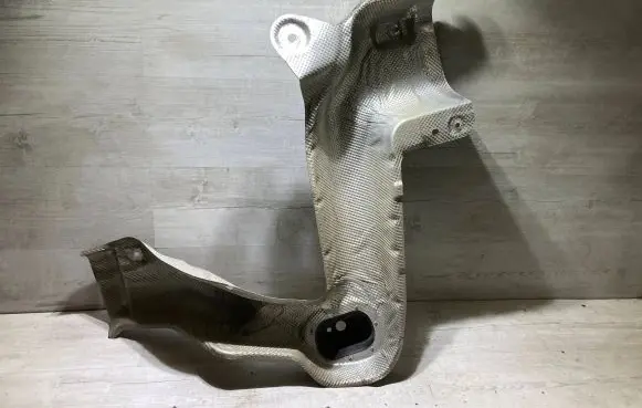 Renault Clio V Exhaust heat shield 747613641r