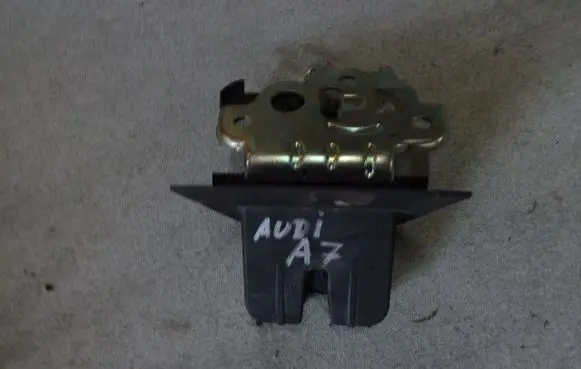 Audi A7 S7 4G Tailgate/trunk/boot lock/catch/latch 8R0827505