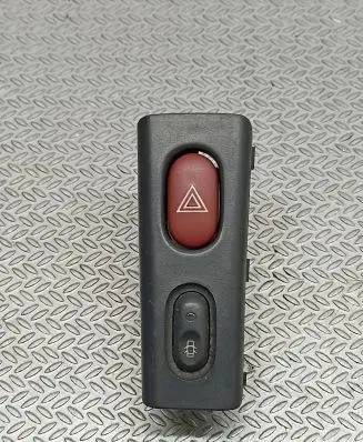 Renault Laguna I Hazard light switch 822955
