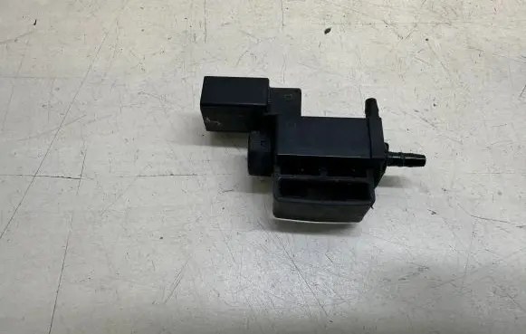 Audi A6 C7 Turbo solenoid valve 037906283C