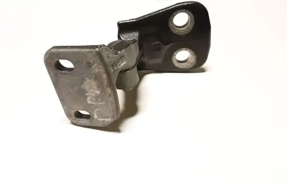 Land Rover Discovery 3 - LR3 Front door upper hinge BDB780042 AA8SA
