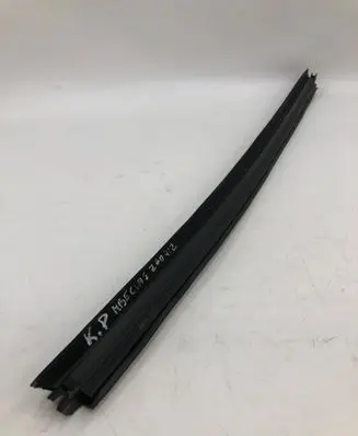 Mercedes-Benz E W214 Rubber seal front door window/glass A2147250500