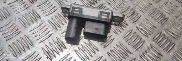 Volvo S90, V90 Glow plug pre-heat relay 31459300