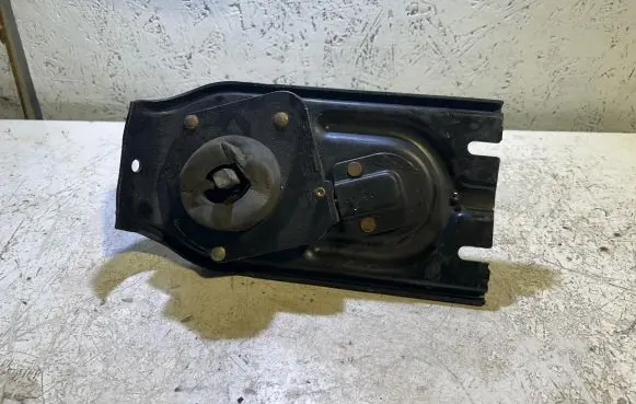Dodge Durango Spare wheel mounting bracket 68145504AD