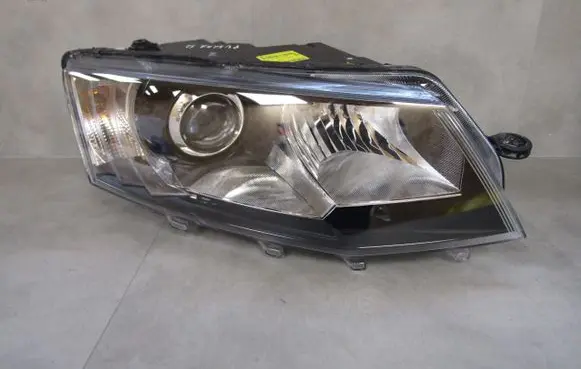 Skoda Octavia Mk3 (5E) Headlight/headlamp 5E1941016A