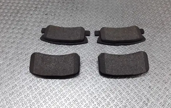 Mitsubishi Grandis Brake pads (rear) 
