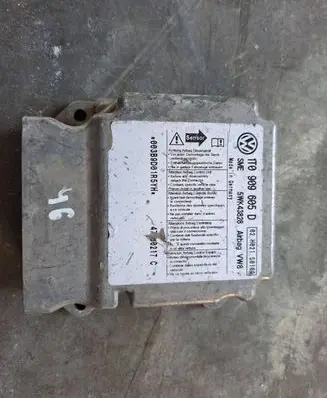 Volkswagen PASSAT B5.5 Airbag control unit/module 1C0909605C 5WK43826