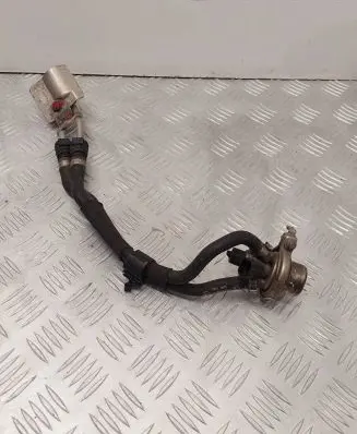BMW X5 F15 Adblue fluid level sensor 17908910 8516700