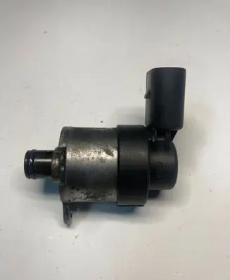BMW 5 E60 E61 Fuel pressure sensor 0928400560 79122 00054