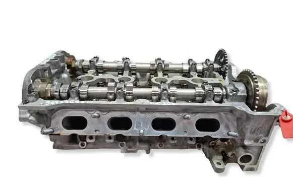 Peugeot 208 I Engine head S25099205 9678369810