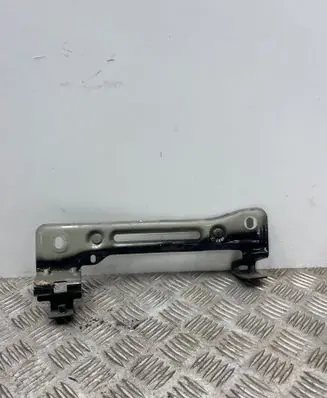 Audi Q7 4M Fender mounting bracket 4M0821431