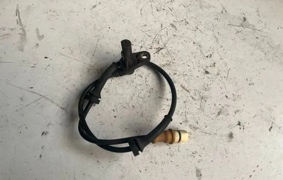 Renault Clio II ABS brake wheel speed sensor 8200186294