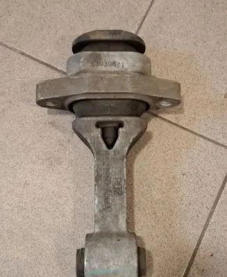 KIA Ceed Engine mount bracket 21950A5000