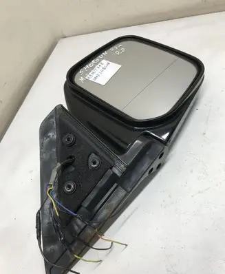 Mitsubishi Pajero Front door electric wing mirror